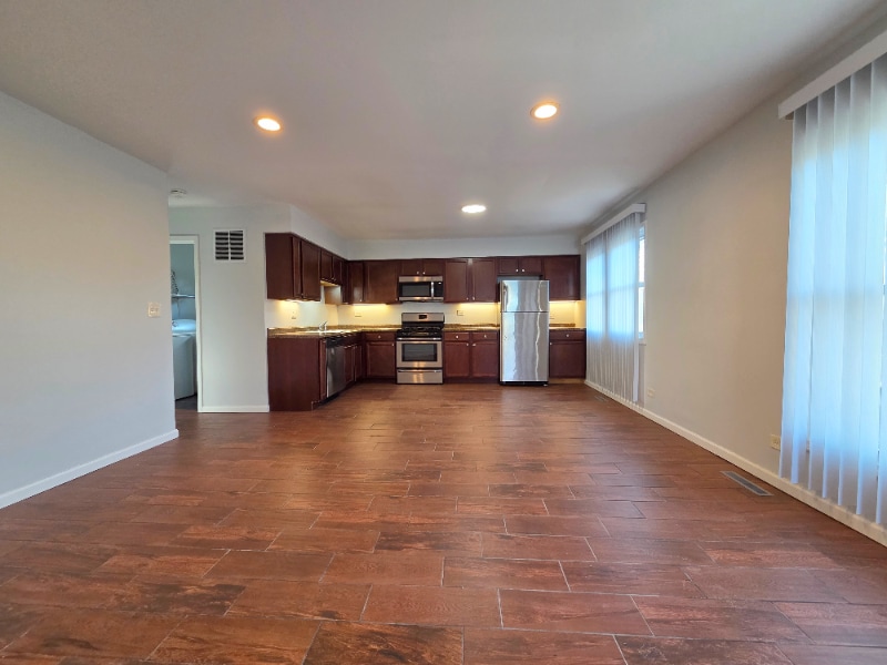 Building Photo - 331 Lawn Terrace