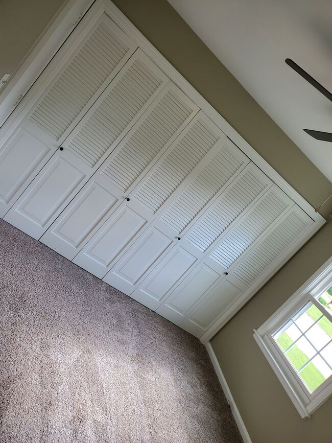 Building Photo - 4 Bed 2 bath newly remodeled