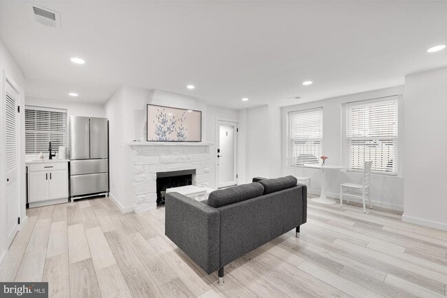 Building Photo - 1821 19th St NW