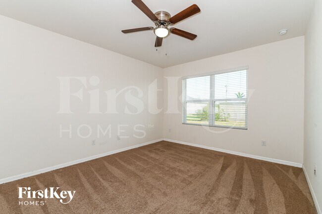 Building Photo - 1627 SW 25th Ln