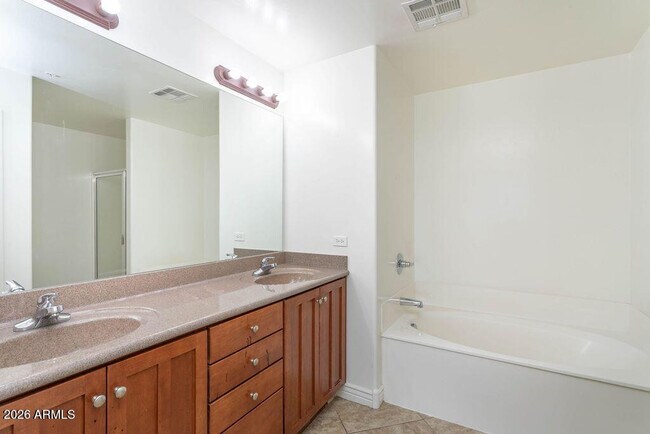Building Photo - 5450 E Deer Valley Dr