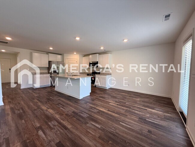 Building Photo - Gorgeous New Construction 5 Bed / 3 Bath H...