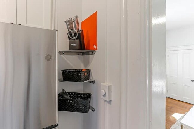 Building Photo - The Artist's Apt. | 1BR | Short North | +Parking