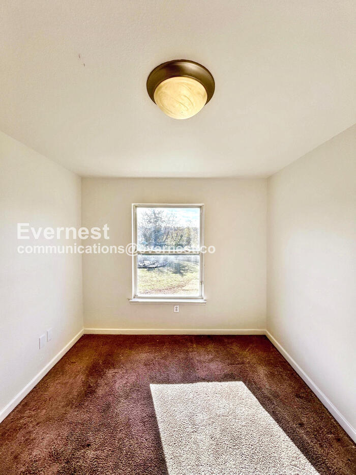 Building Photo - 3530 E Richmond Rd