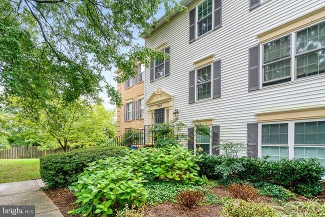 Building Photo - 7729 Inversham Dr