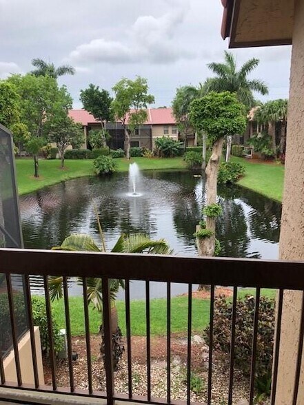Building Photo - 22028 Las Brisas Cir