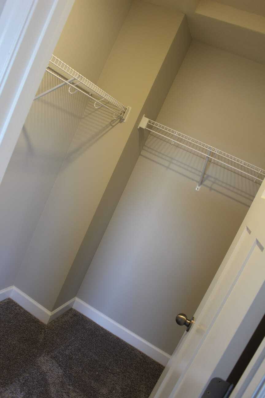 Walk-in Closet1 - 7558 38th St N