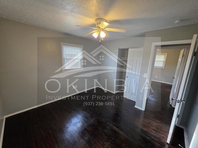 Building Photo - 4915 Rockland Dr