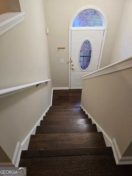 Building Photo - 2727 Manor Cove