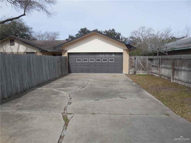 Building Photo - 34 Iris Ave