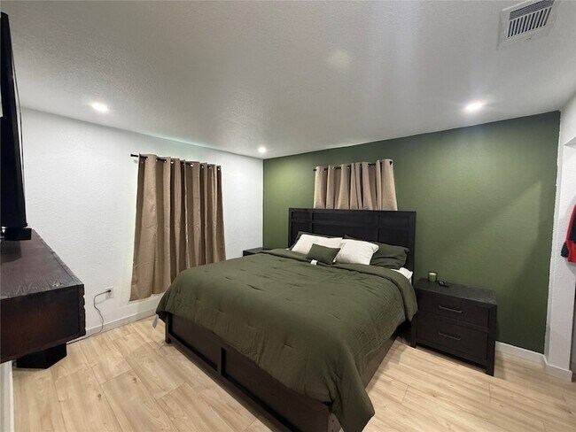 Building Photo - 354 N Farm To Market 1138