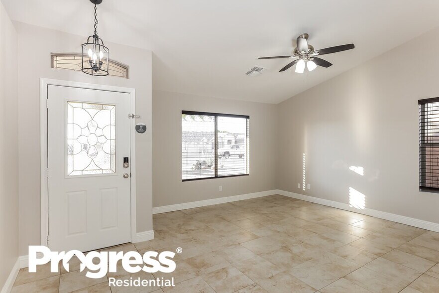 Building Photo - 10842 W Sands Dr