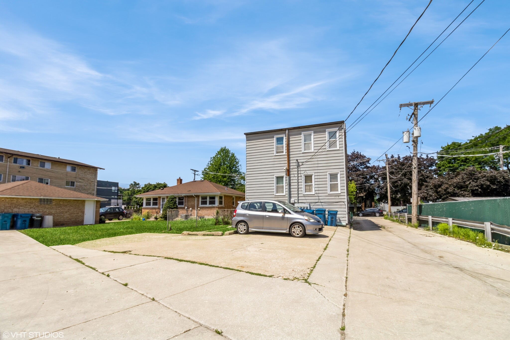 Building Photo - 210 Rockford Ave