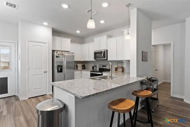 Building Photo - 3854 Lorenzen Ct