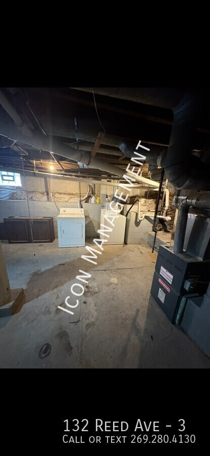 Building Photo - 132 Reed St