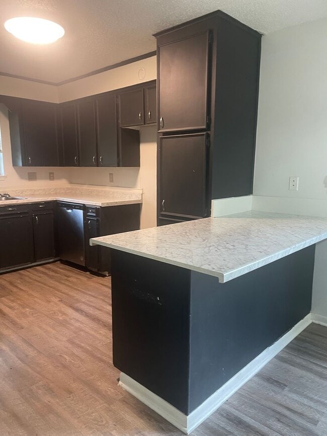 Building Photo - 3- Bedroom, 2- Bathroom - Move-In Ready