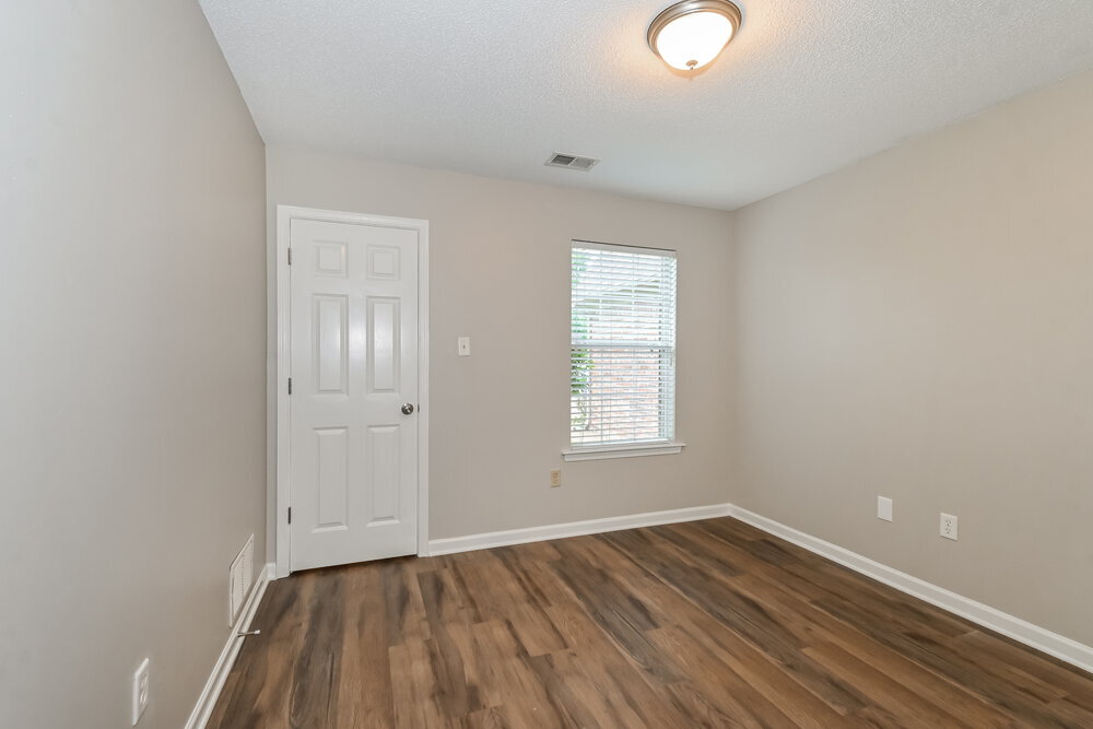 Building Photo - 8083 Delta Lakes Blvd