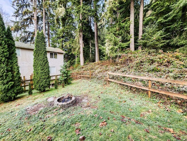 Building Photo - Quiet Granite Falls Rambler