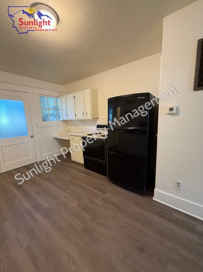 Building Photo - Cozy 1 Bed 1 Bath Apartment