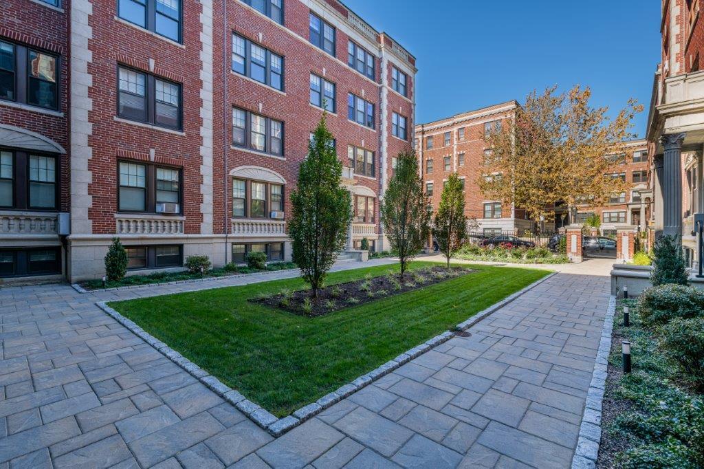 Building Photo - 19 Forest St