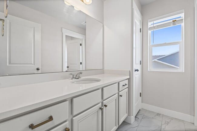 Building Photo - 2877 S Greenhead Dr