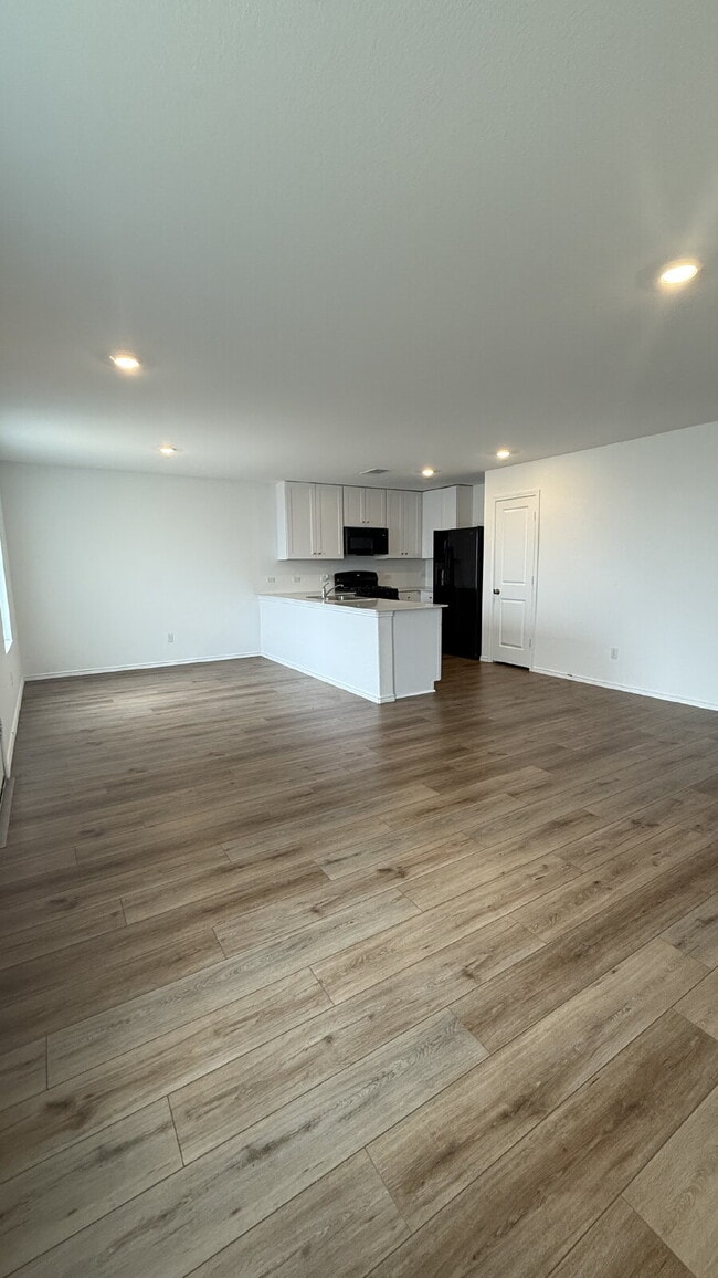 Building Photo - "Spacious 4-Bed Oasis with 2.5 Baths on Tiny Moons Way, Elgin - 2000 Sq Ft of Comfort!"  Back to ...