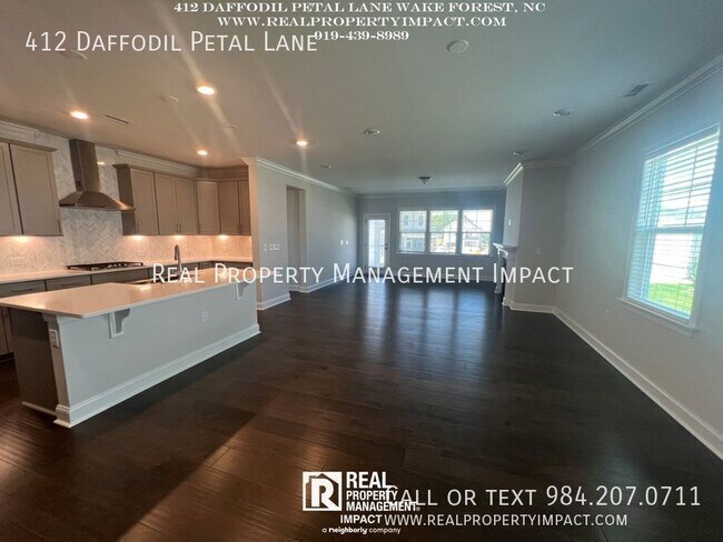 Building Photo - 412 Daffodil Petal Ln