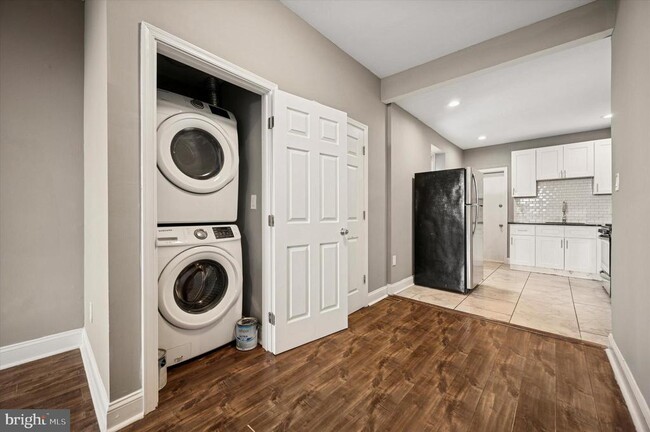 Building Photo - 2147 N Marston St