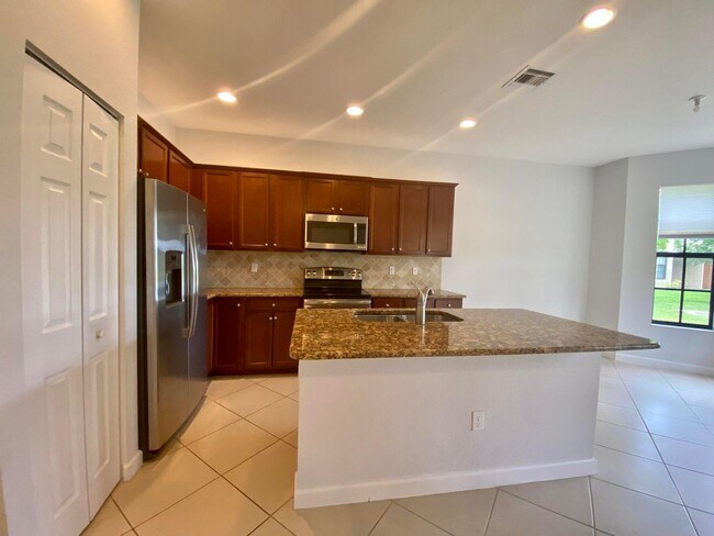Building Photo - 10283 Wellington Parc Dr