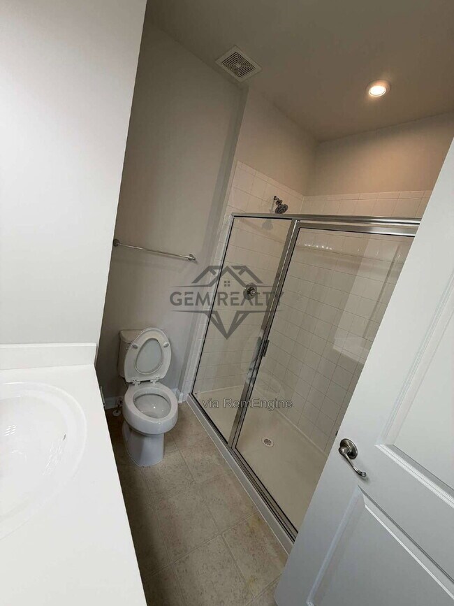Building Photo - 501 Rolling Valley Dr