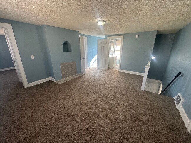 Building Photo - Charming 3BR 2BA Home w/ Fenced Yard + Covered Porch in KC