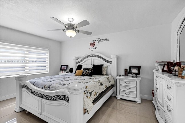 Building Photo - 13715 Kendale Lakes Cir