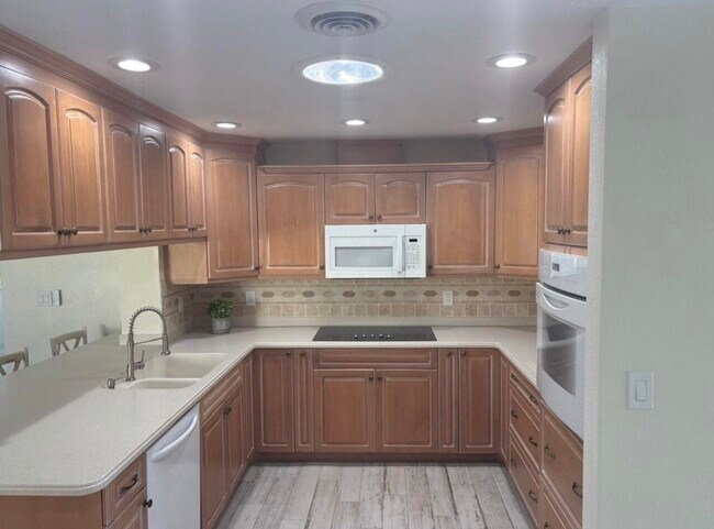 Building Photo - 3393 NE Sandra Dr