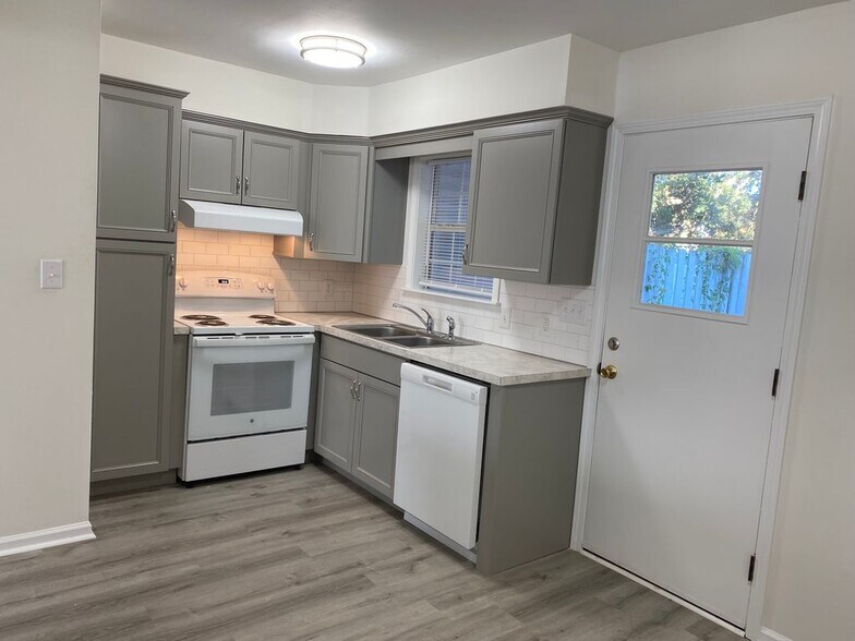 Building Photo - 6301 Timberline St