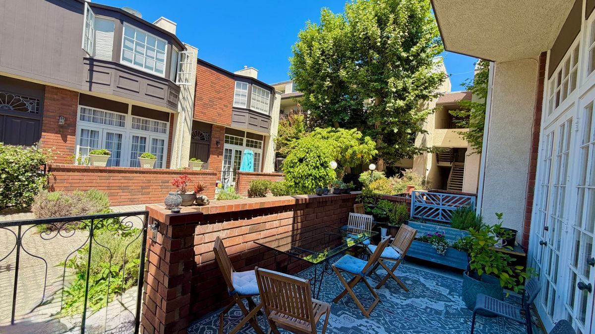 Building Photo - 5420 Lindley Ave