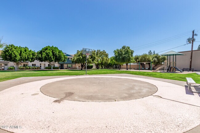 Building Photo - 8548 E McDonald Dr