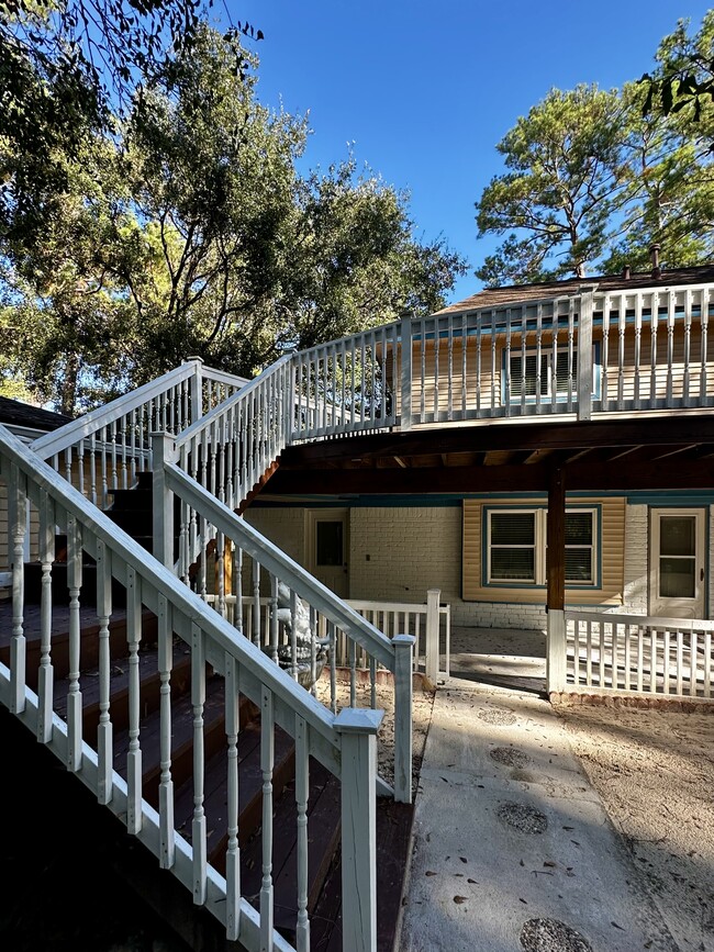 Patio to deck stairs walkway - 15231 Highsprings Dr