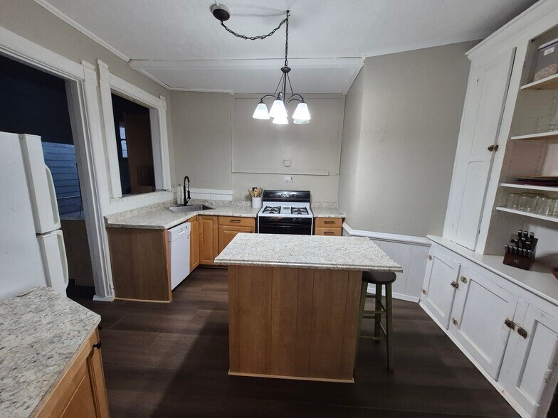 Building Photo - 906 Fairmount St SE