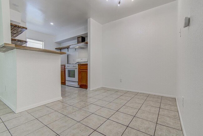 Building Photo - 805 Sirocco Dr