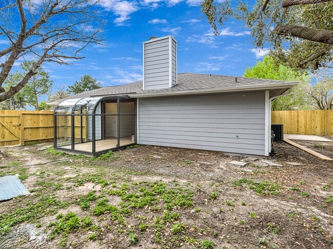 Building Photo - 9254 Autumnsong Dr