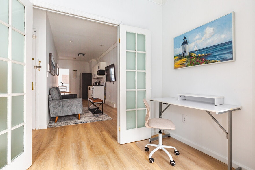 Building Photo - 93 1/2 East 7th Street-SI FL1-ID1054297P