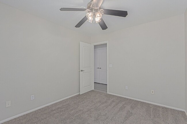 Building Photo - 11914 N 150th Ln