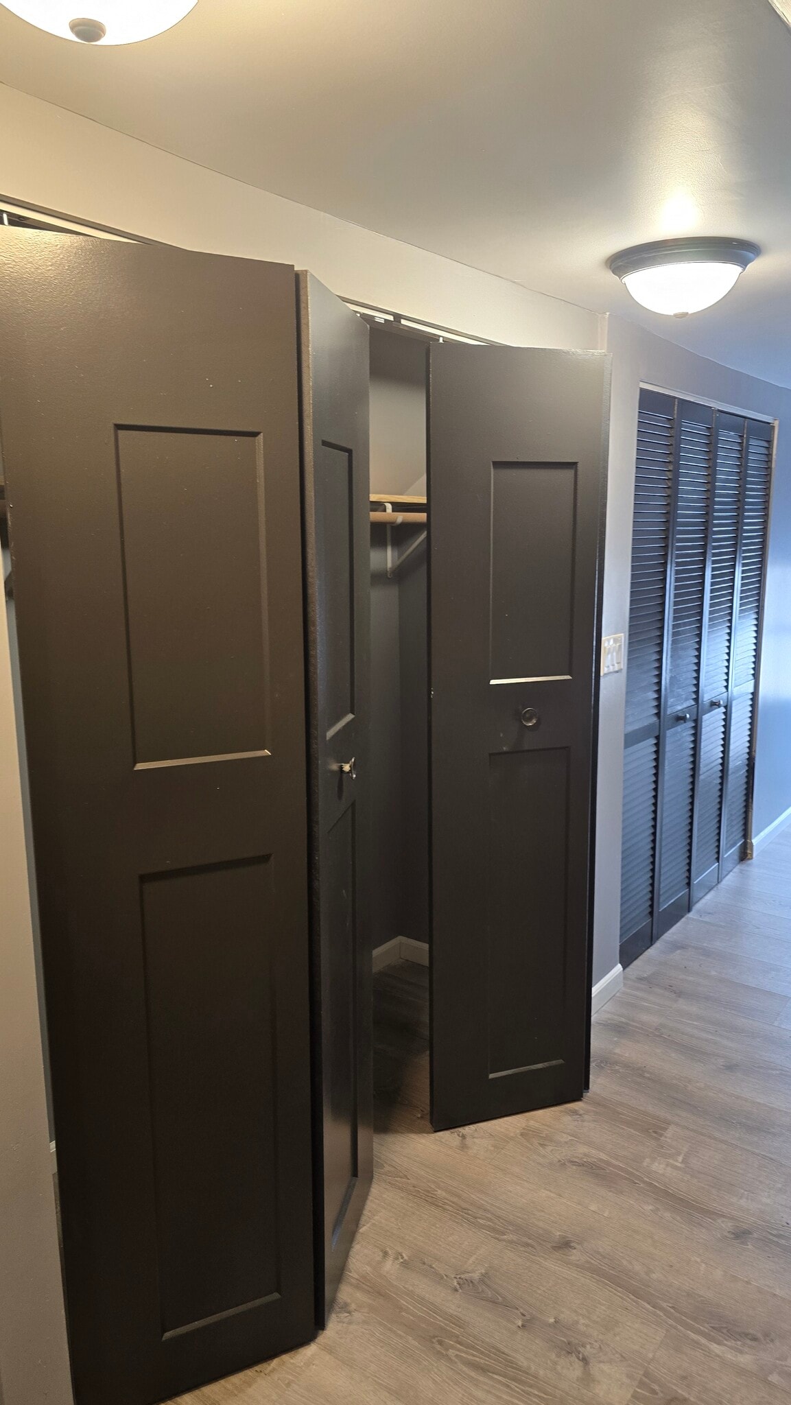 Building Photo - 1550 Richard Gordon Hatcher Blvd