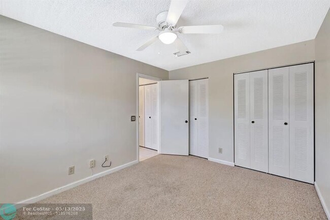 Building Photo - 6715 Via Regina