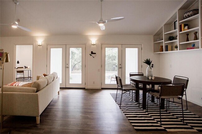 Building Photo - 5139 Meadow Creek Dr
