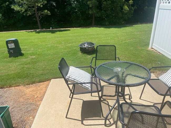 Patio and yard out back - 11114 Kanturk Ct