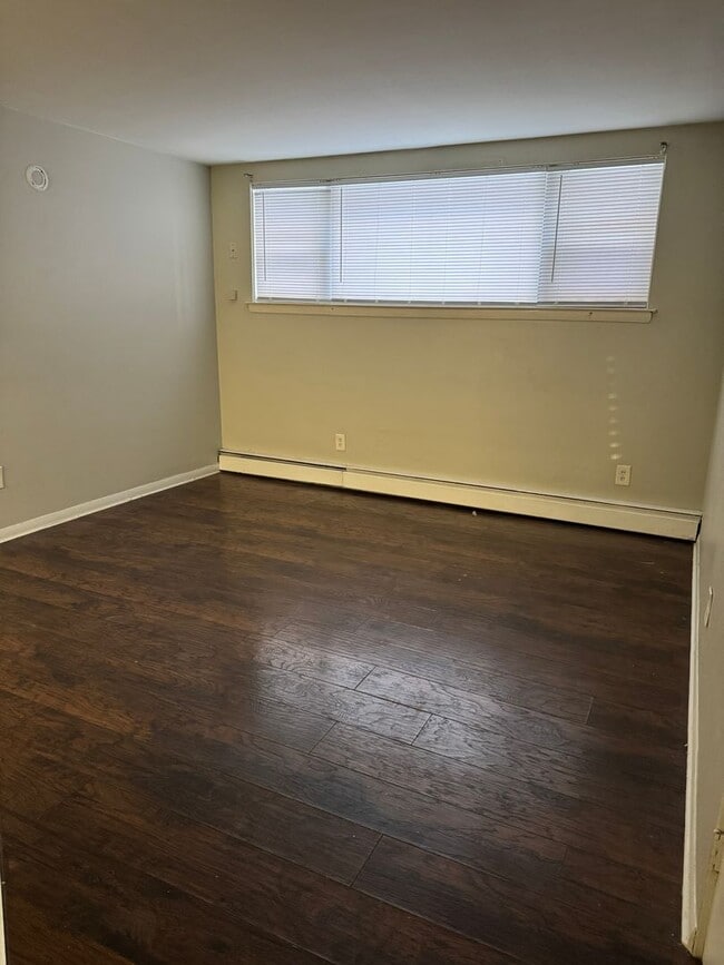 Building Photo - 4906 Baring Ave