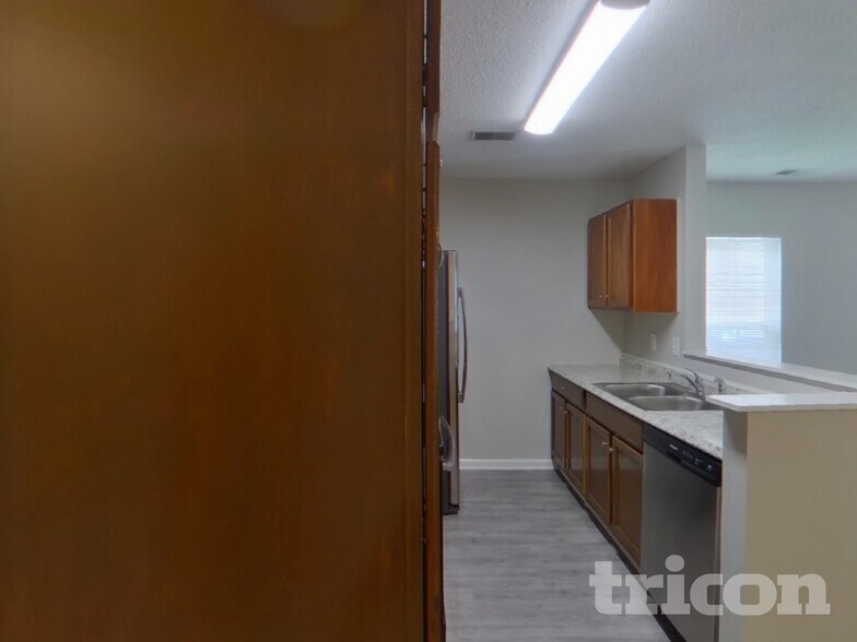 Building Photo - 80 Springway Dr