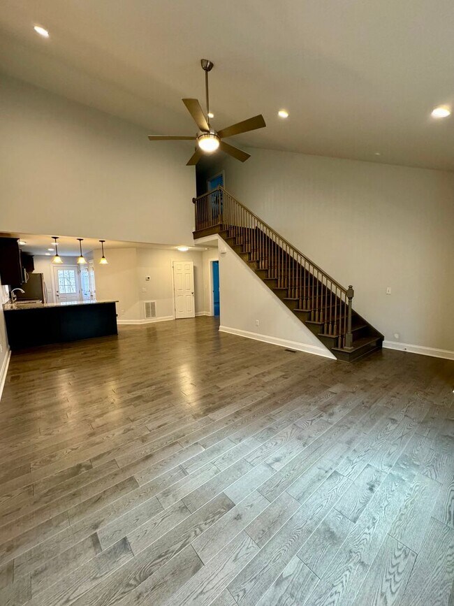 Building Photo - Like New Duplex for Rent