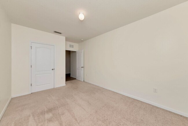 Building Photo - Annual Unfurnished Rental